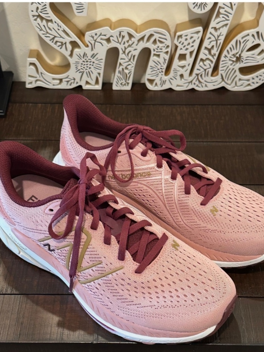 New Balance Women Fresh Foam X 860v13 Athletic Sports Pink/Gold/Burgundy 9.5 - Picture 2 of 5